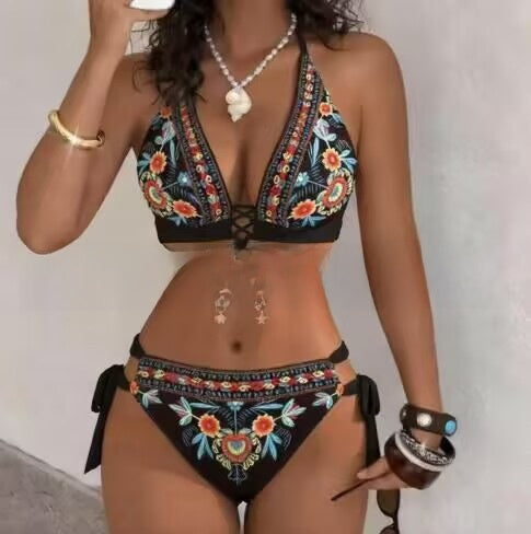 Bikini swimsuit with three-piece design